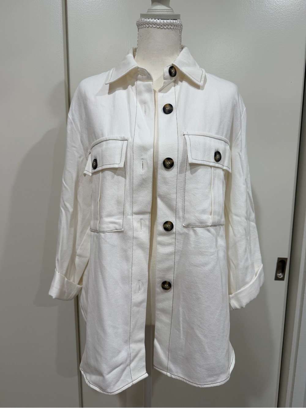 Zara Cream Button-Front Utility Shacket with Chest Flaps